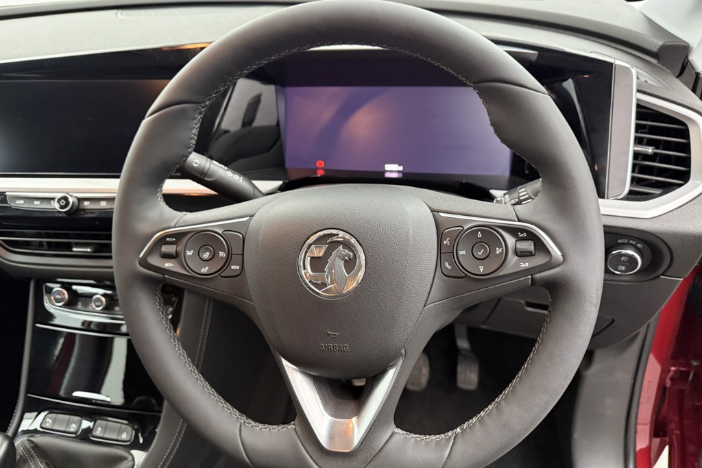 Vauxhall Grandland Ultimate Manual Petrol SUV - Stock Number (1539574) - 2nd supplementary image