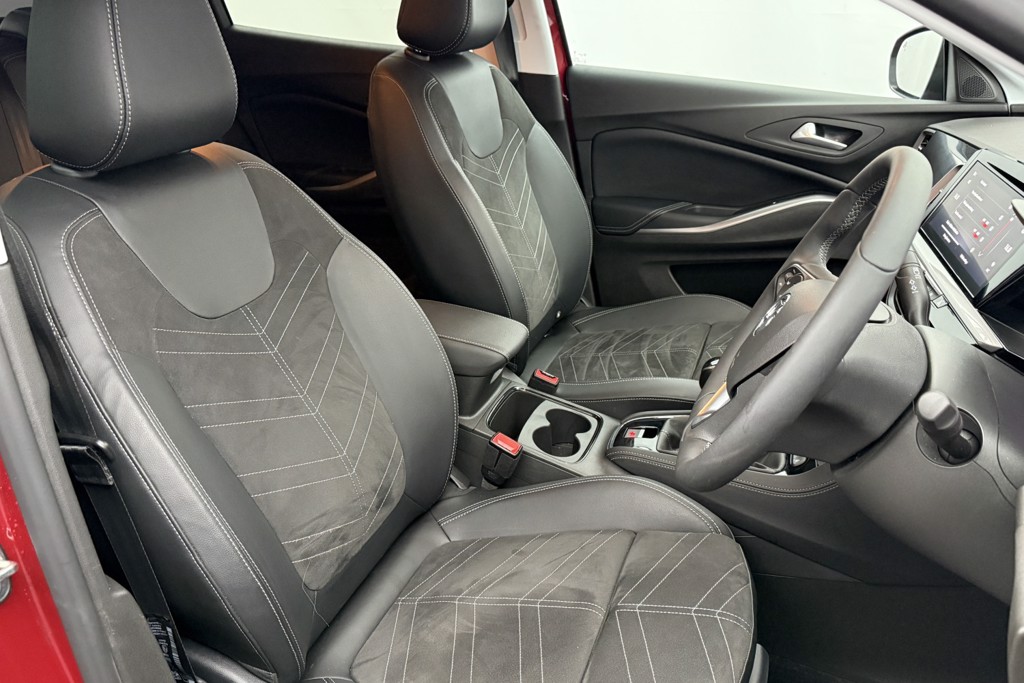 Vauxhall Grandland Ultimate Manual Petrol SUV - Stock Number (1539574) - 17th supplementary image
