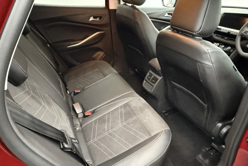 Vauxhall Grandland Ultimate Manual Petrol SUV - Stock Number (1539574) - 19th supplementary image