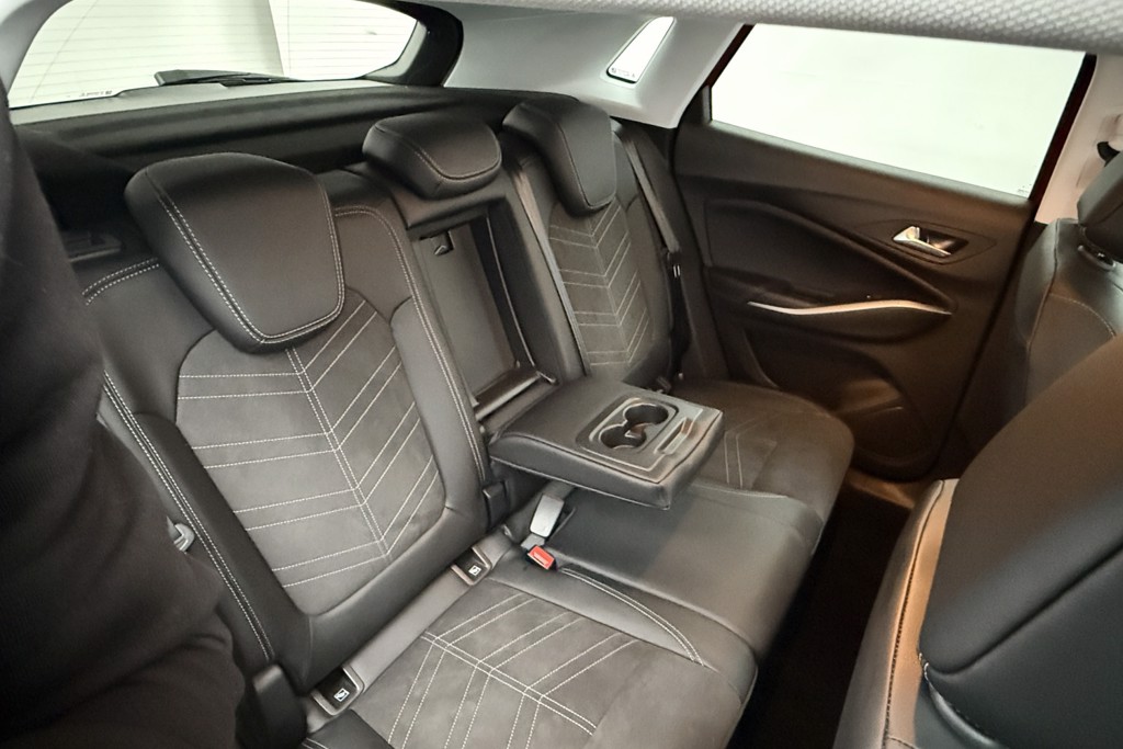 Vauxhall Grandland Ultimate Manual Petrol SUV - Stock Number (1539574) - 21st supplementary image