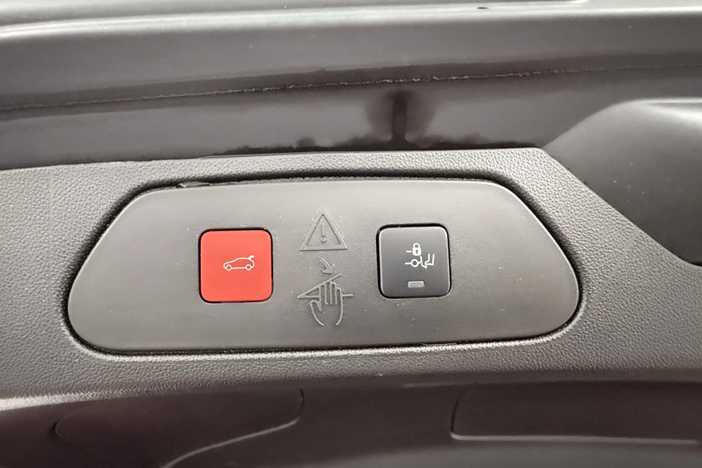 Vauxhall Grandland Ultimate Manual Petrol SUV - Stock Number (1539574) - 25th supplementary image