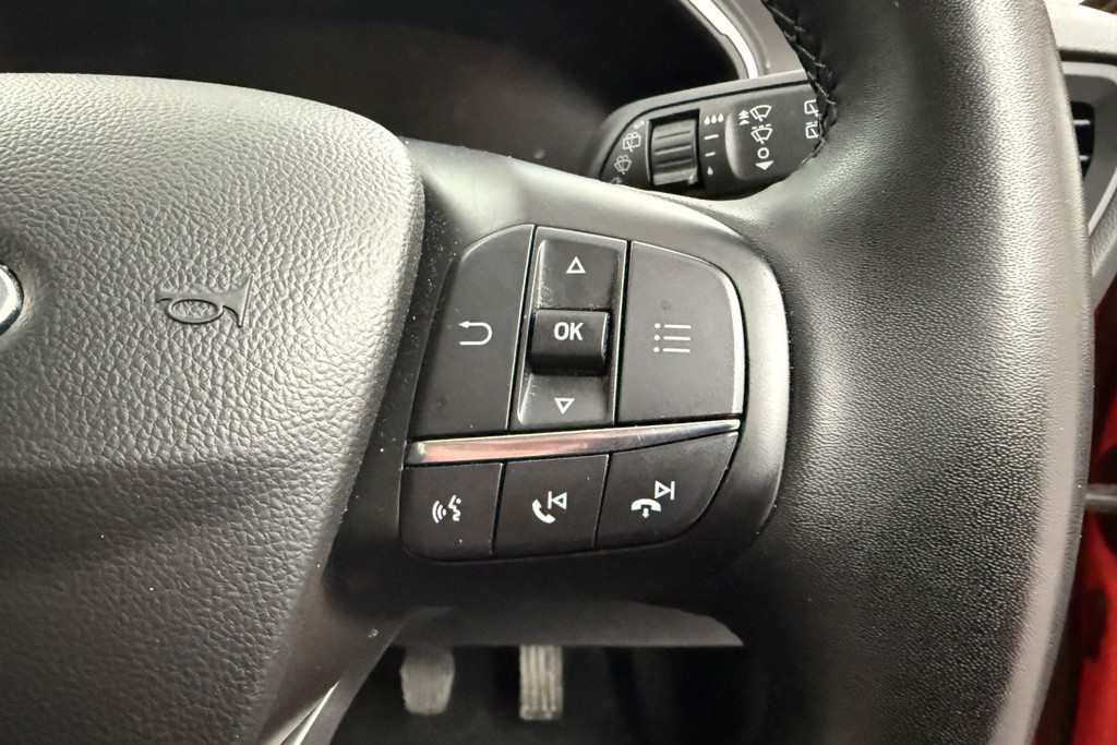Ford Focus Titanium Manual Petrol-Electric Hybrid Estate - Stock Number (1541474) - 4th supplementary image