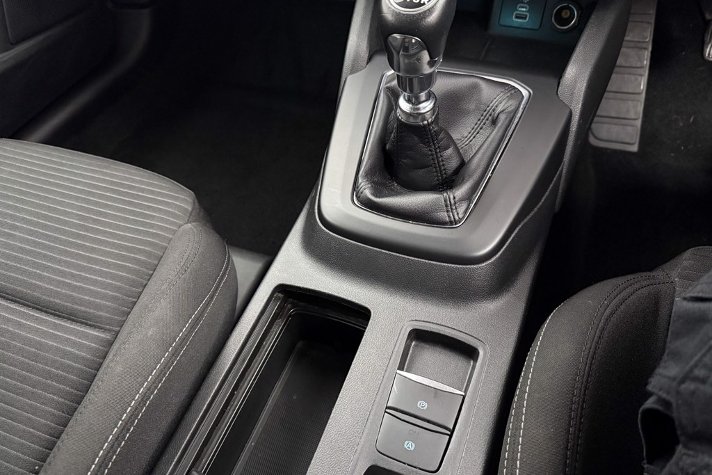Ford Focus Titanium Manual Petrol-Electric Hybrid Estate - Stock Number (1541474) - 12th supplementary image