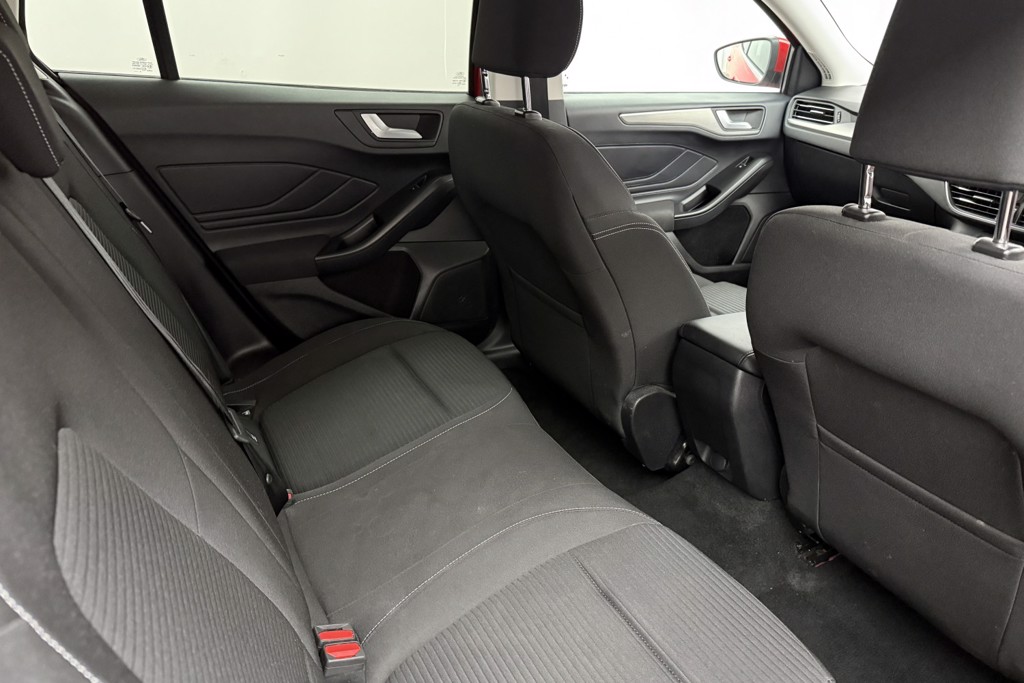 Ford Focus Titanium Manual Petrol-Electric Hybrid Estate - Stock Number (1541474) - 19th supplementary image