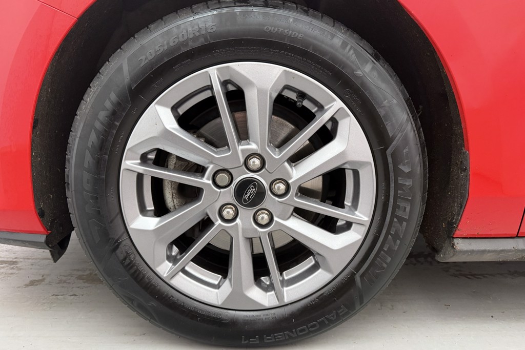 Ford Focus Titanium Manual Petrol-Electric Hybrid Estate - Stock Number (1541474) - 23rd supplementary image