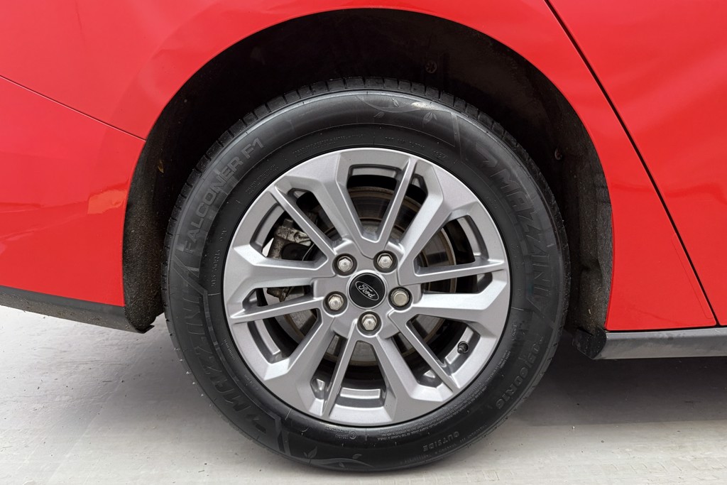 Ford Focus Titanium Manual Petrol-Electric Hybrid Estate - Stock Number (1541474) - 25th supplementary image