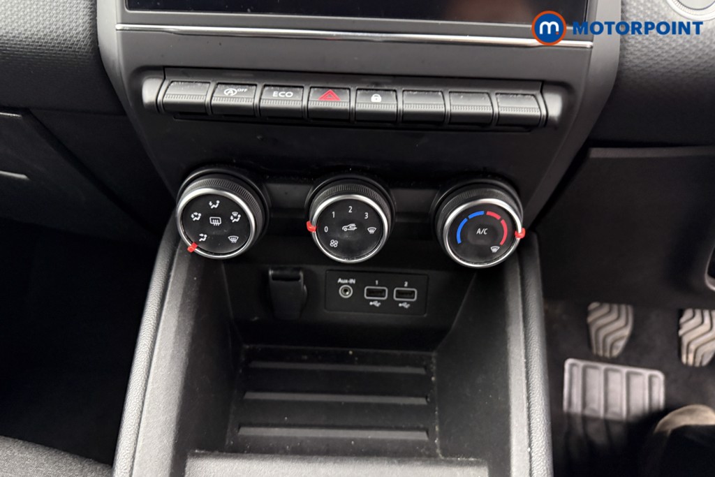 Renault Clio Iconic Manual Petrol Hatchback - Stock Number (1542188) - 10th supplementary image