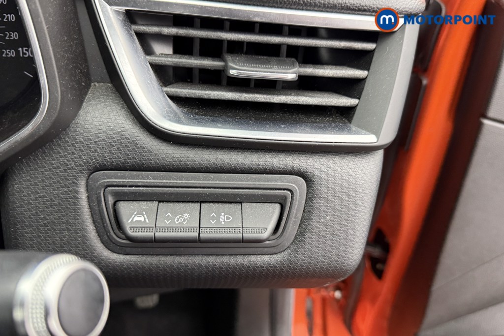 Renault Clio Iconic Manual Petrol Hatchback - Stock Number (1542188) - 13th supplementary image