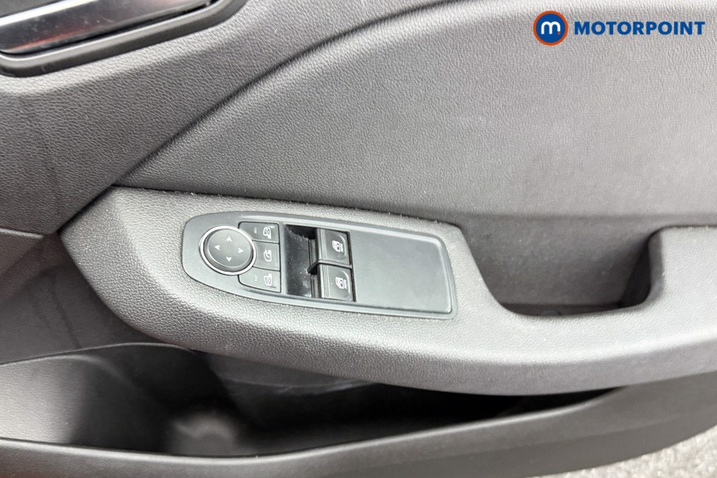 Renault Clio Iconic Manual Petrol Hatchback - Stock Number (1542188) - 14th supplementary image