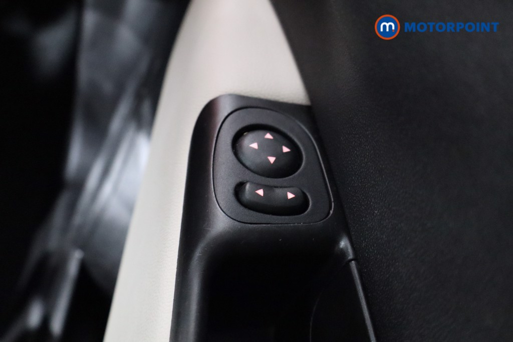 Fiat 500 Dolcevita Manual Petrol-Electric Hybrid Hatchback - Stock Number (1543153) - 17th supplementary image