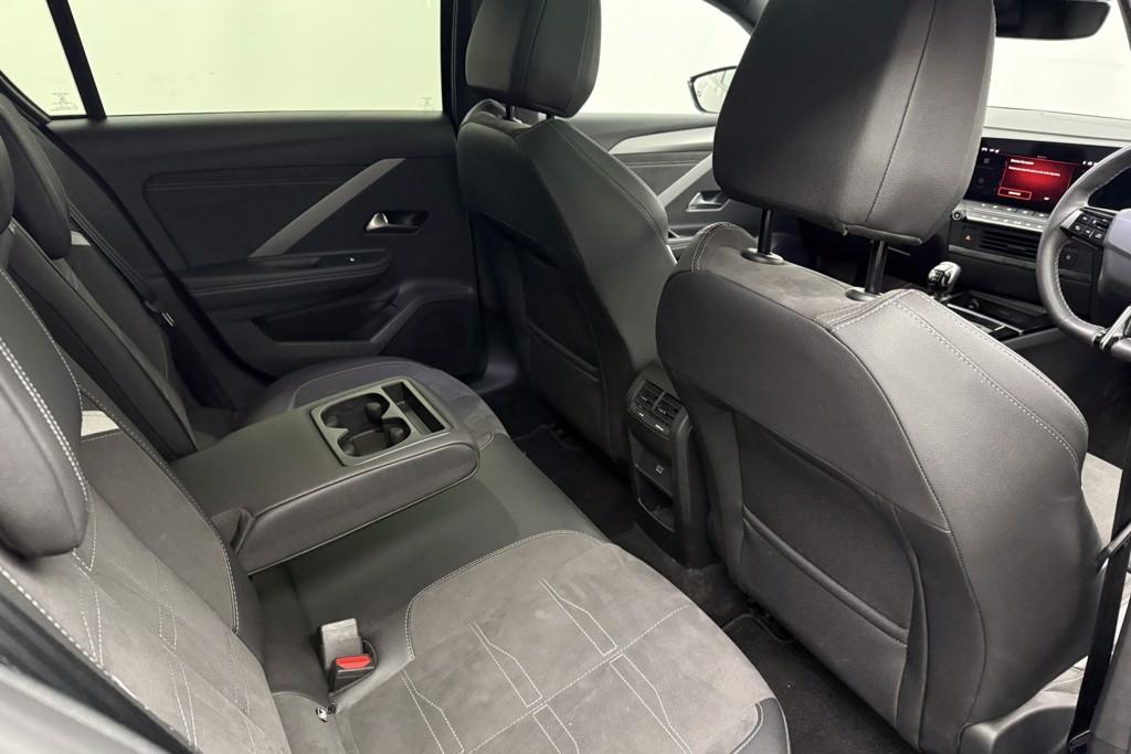 Vauxhall Astra Ultimate Manual Petrol Hatchback - Stock Number (1543480) - 20th supplementary image