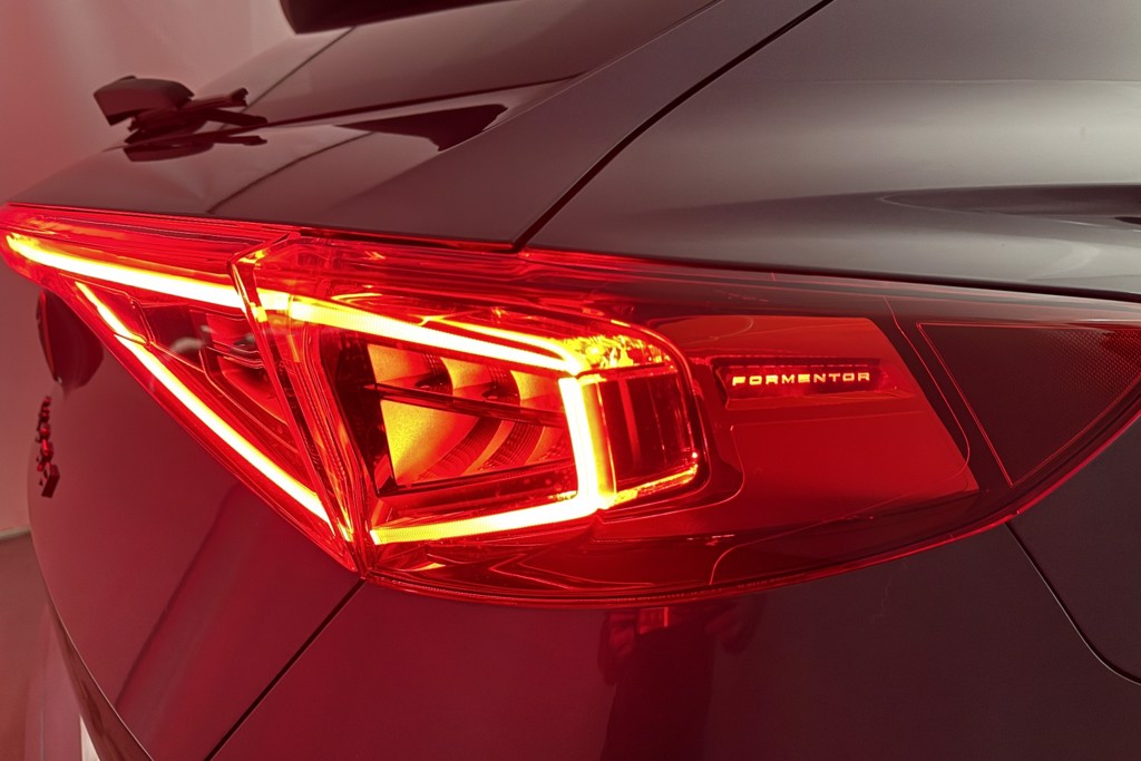 Cupra Formentor V1 Automatic Petrol Plug-In Hybrid SUV - Stock Number (1543591) - 52nd supplementary image