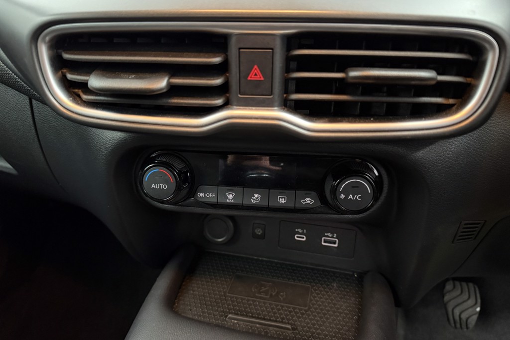 Nissan Juke N-Connecta Manual Petrol SUV - Stock Number (1545023) - 11th supplementary image
