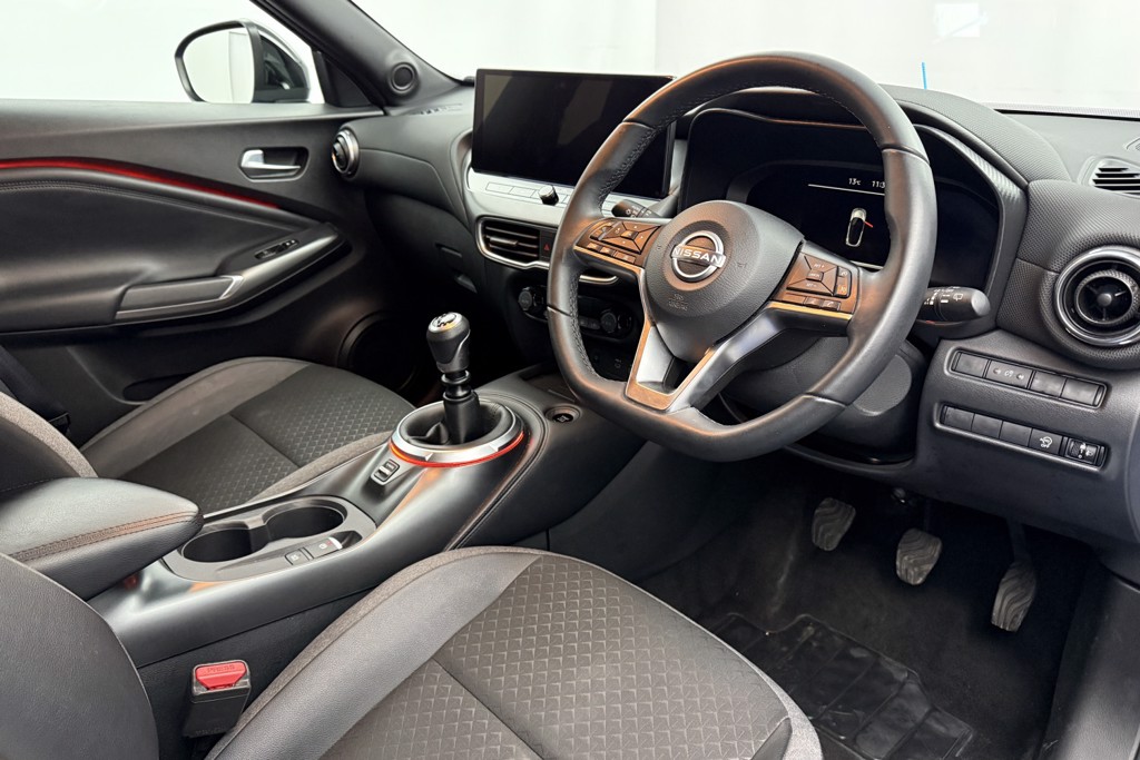 Nissan Juke N-Connecta Manual Petrol SUV - Stock Number (1545023) - 1st supplementary image