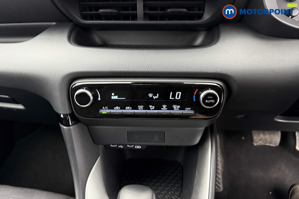Toyota Yaris Icon Automatic Petrol-Electric Hybrid Hatchback - Stock Number (1546202) - 6th supplementary image