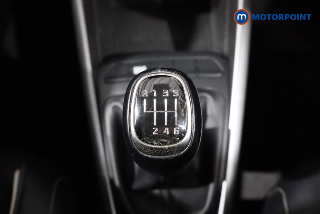 KIA Stonic Gt-Line Manual Petrol SUV - Stock Number (1546401) - 15th supplementary image