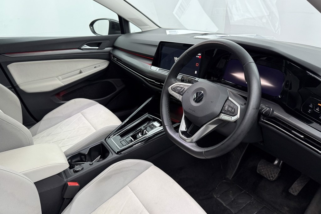 Volkswagen Golf Style Automatic Petrol Plug-In Hybrid Hatchback - Stock Number (1546659) - 1st supplementary image