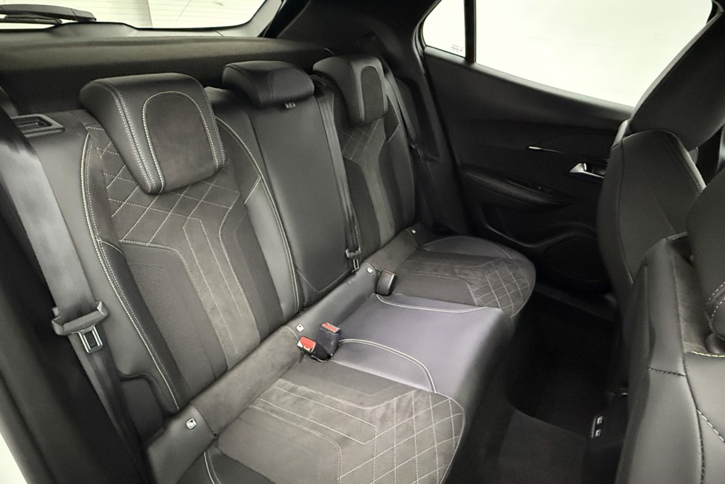 Peugeot 2008 Gt Premium Automatic Petrol SUV - Stock Number (1546834) - 23rd supplementary image