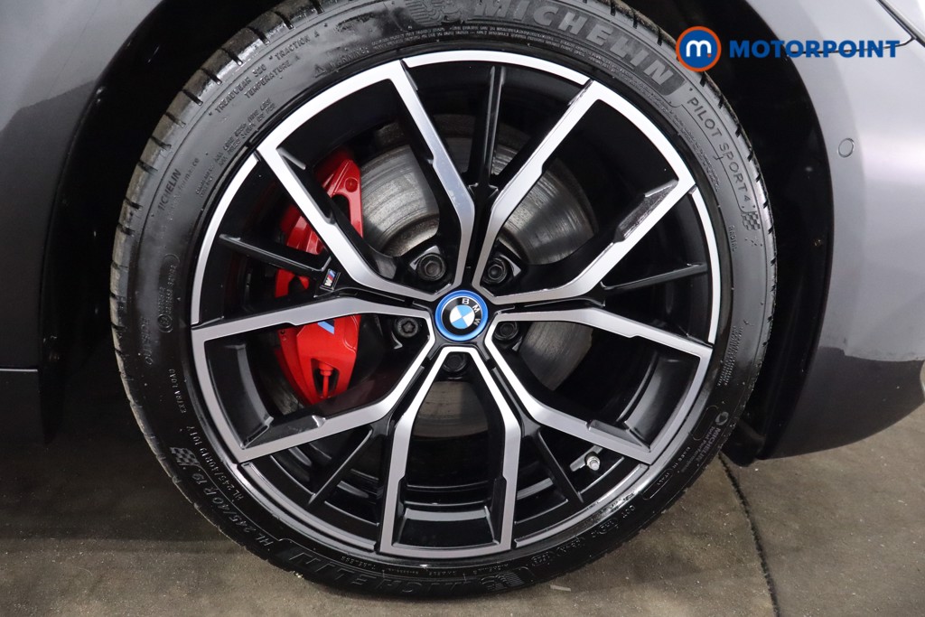 BMW 5 Series M Sport Automatic Petrol Plug-In Hybrid Estate - Stock Number (1546979) - 9th supplementary image