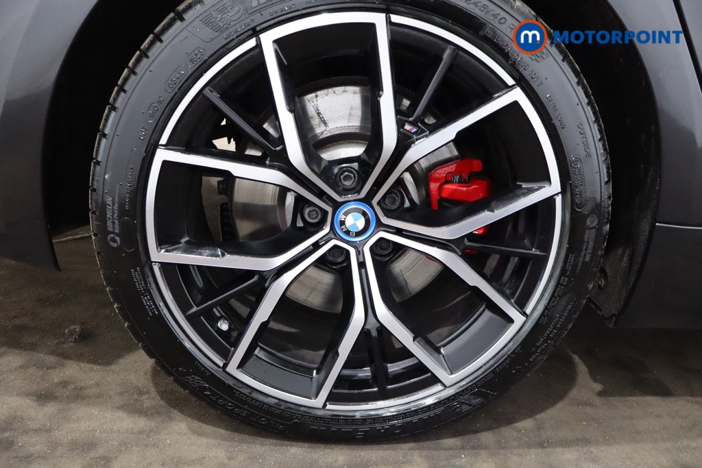 BMW 5 Series M Sport Automatic Petrol Plug-In Hybrid Estate - Stock Number (1546979) - 10th supplementary image