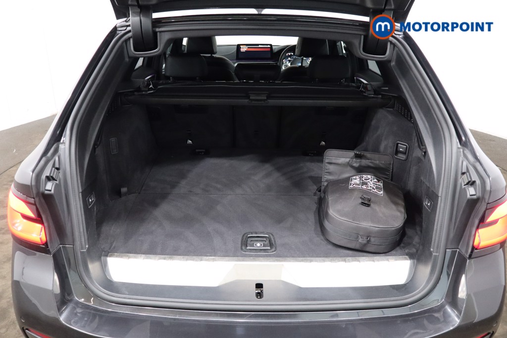 BMW 5 Series M Sport Automatic Petrol Plug-In Hybrid Estate - Stock Number (1546979) - 33rd supplementary image