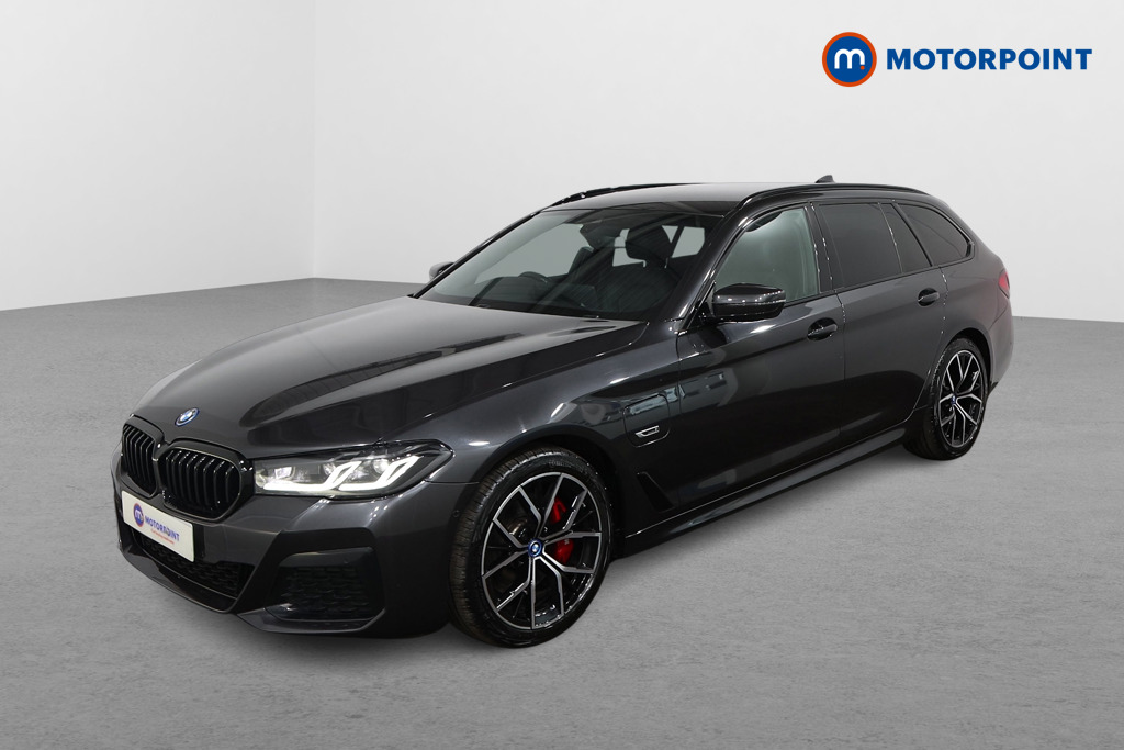 BMW 5 Series M Sport Automatic Petrol Plug-In Hybrid Estate - Stock Number (1546979) - Passenger side front corner