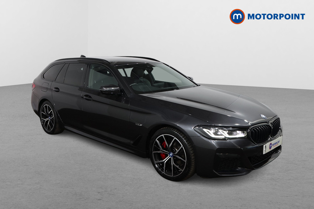 BMW 5 Series M Sport Automatic Petrol Plug-In Hybrid Estate - Stock Number (1546979) - Drivers side front corner