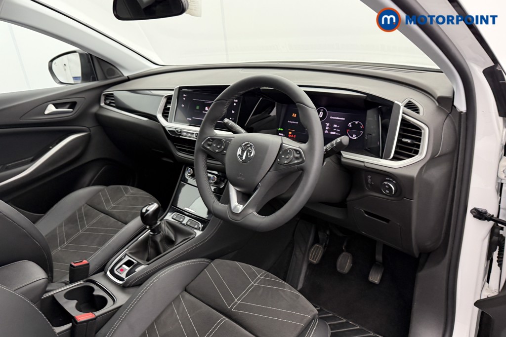 Vauxhall Grandland Ultimate Manual Petrol SUV - Stock Number (1547876) - 4th supplementary image