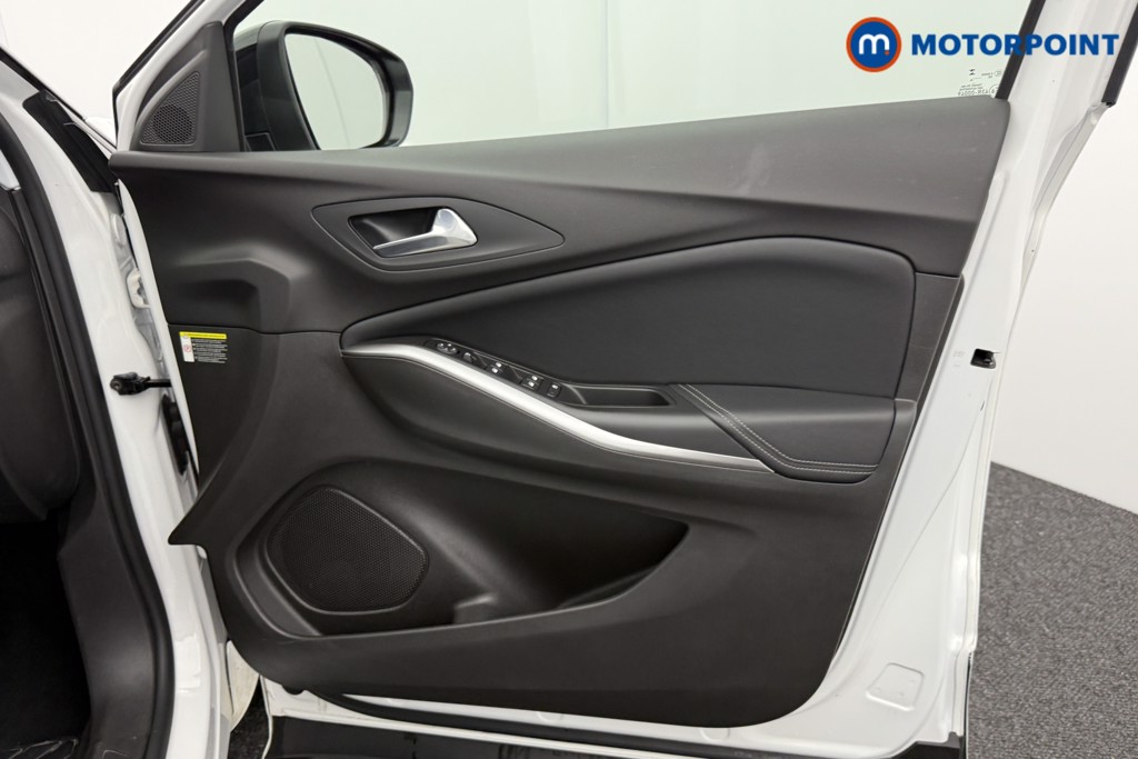 Vauxhall Grandland Ultimate Manual Petrol SUV - Stock Number (1547876) - 16th supplementary image