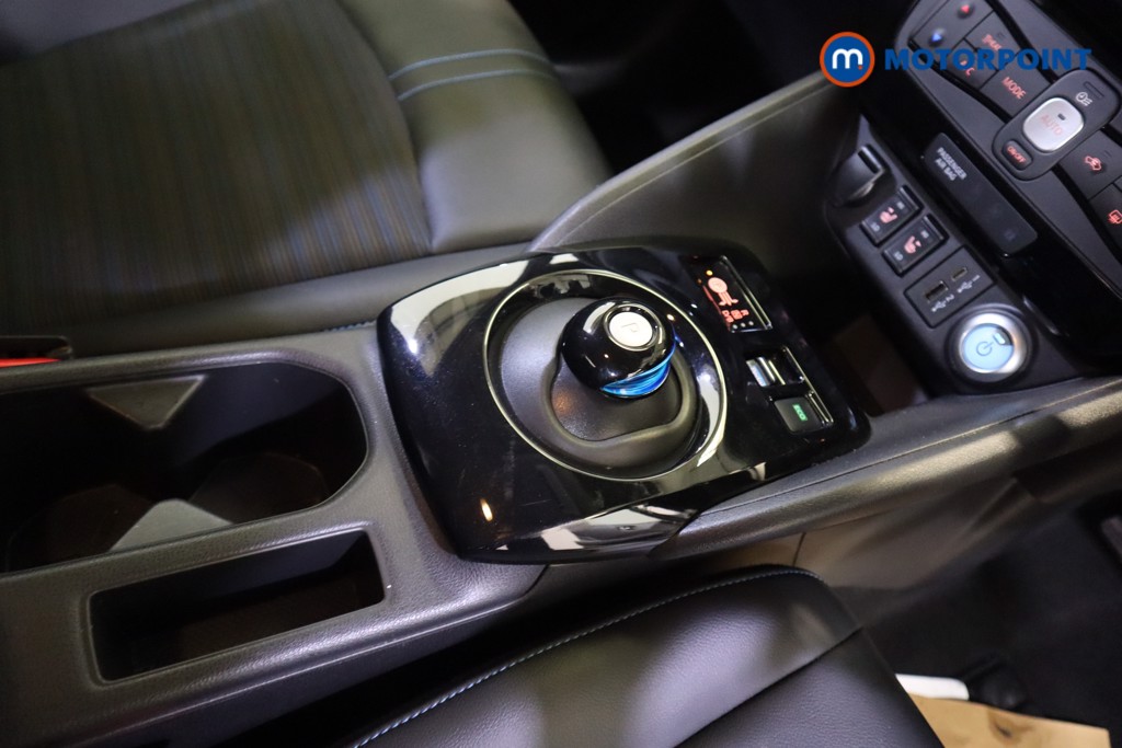 Nissan Leaf N-Connecta Automatic Electric Hatchback - Stock Number (1548102) - 5th supplementary image