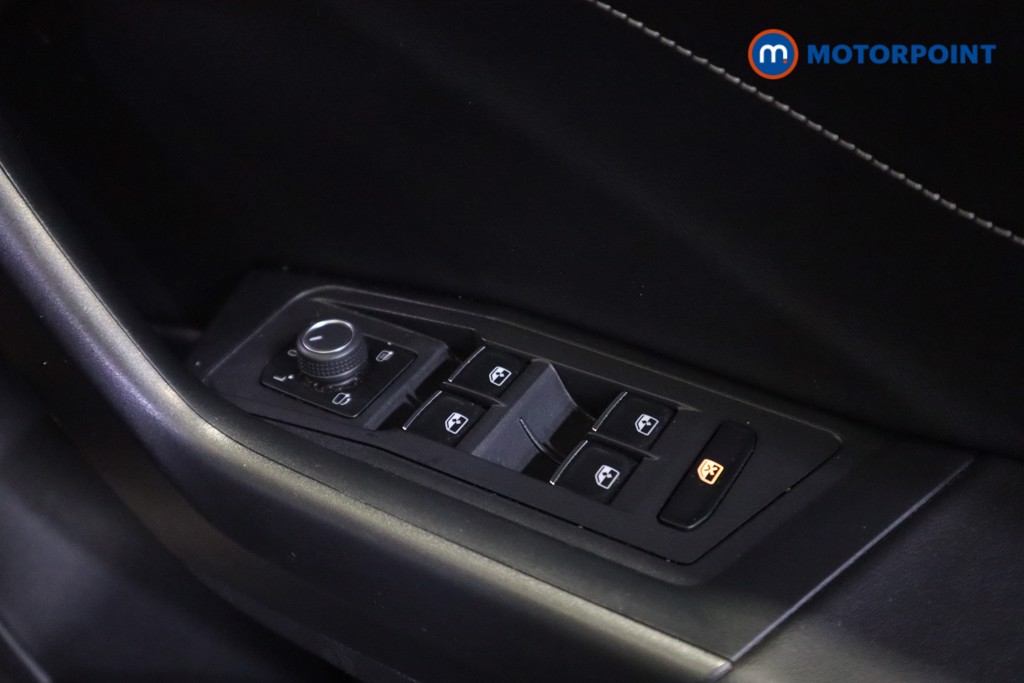 Volkswagen T-Roc R-Line Automatic Petrol SUV - Stock Number (1548998) - 13th supplementary image