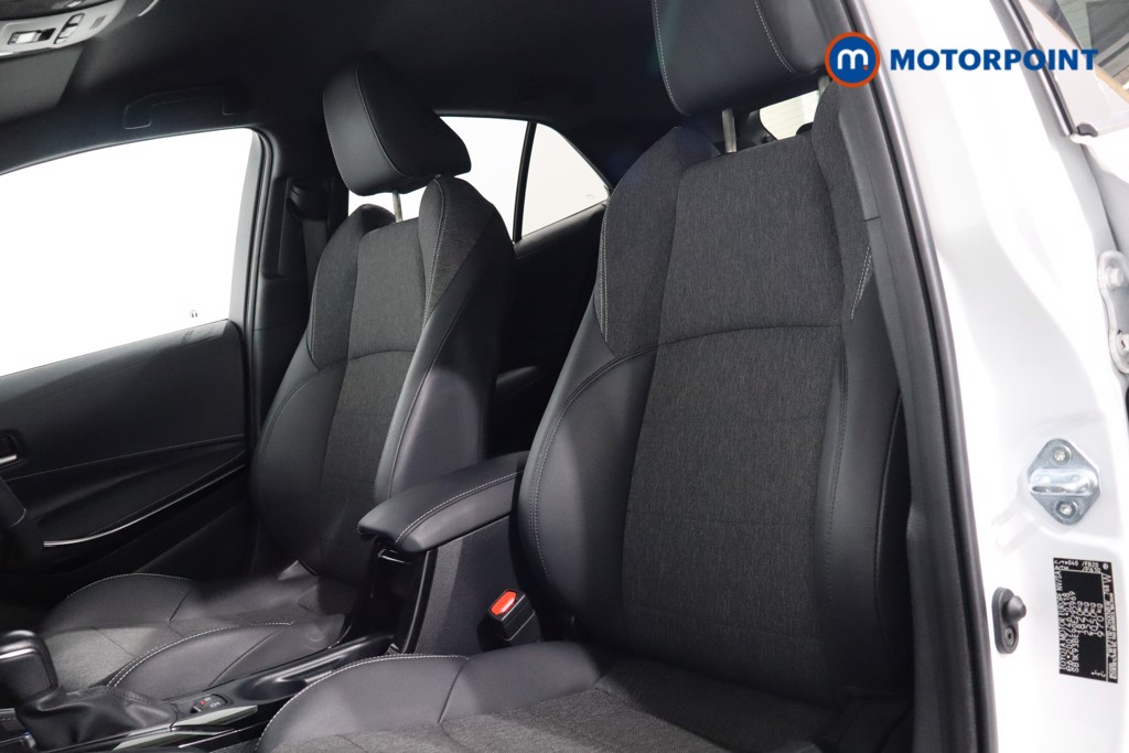 Toyota Corolla Design Automatic Petrol-Electric Hybrid Hatchback - Stock Number (1549036) - 4th supplementary image