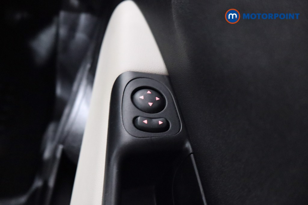 Fiat 500 Dolcevita Manual Petrol-Electric Hybrid Hatchback - Stock Number (1549771) - 17th supplementary image