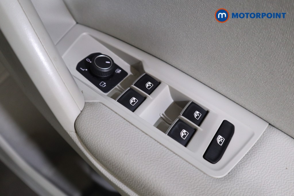 Volkswagen Tiguan Allspace Elegance Automatic Petrol SUV - Stock Number (1534423) - 12th supplementary image