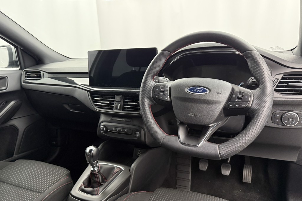 Ford Focus St-Line Edition Manual Petrol-Electric Hybrid Hatchback - Stock Number (1537203) - 2nd supplementary image