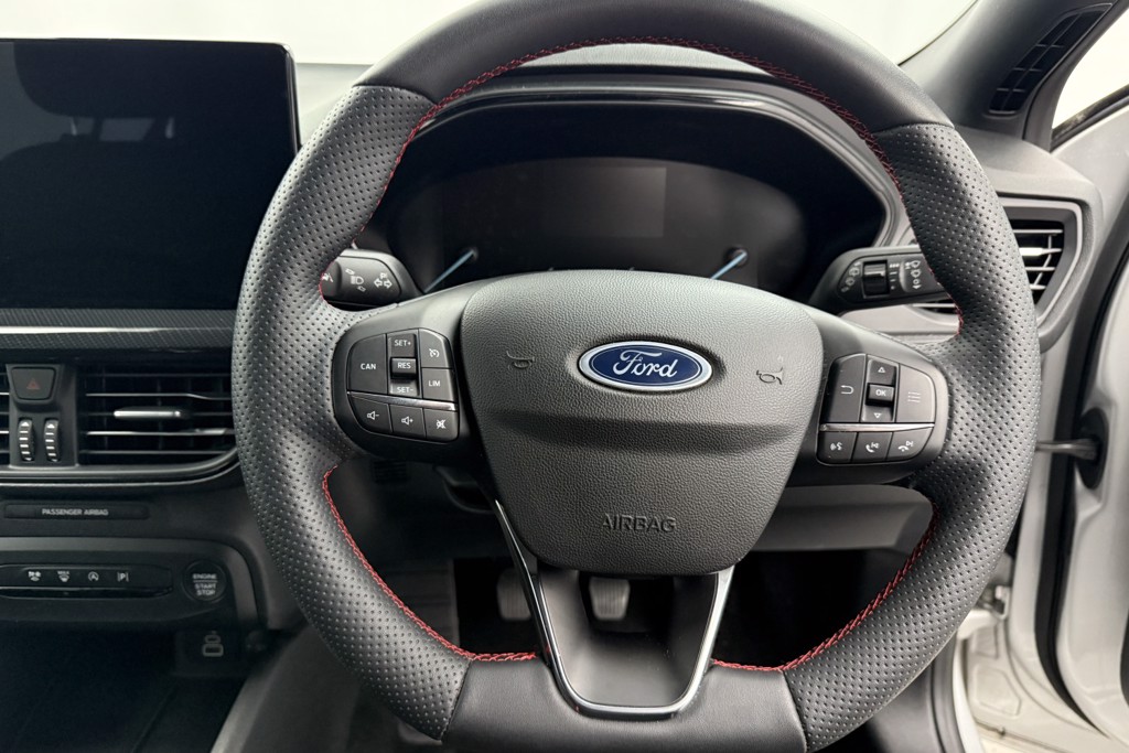 Ford Focus St-Line Edition Manual Petrol-Electric Hybrid Hatchback - Stock Number (1537203) - 3rd supplementary image