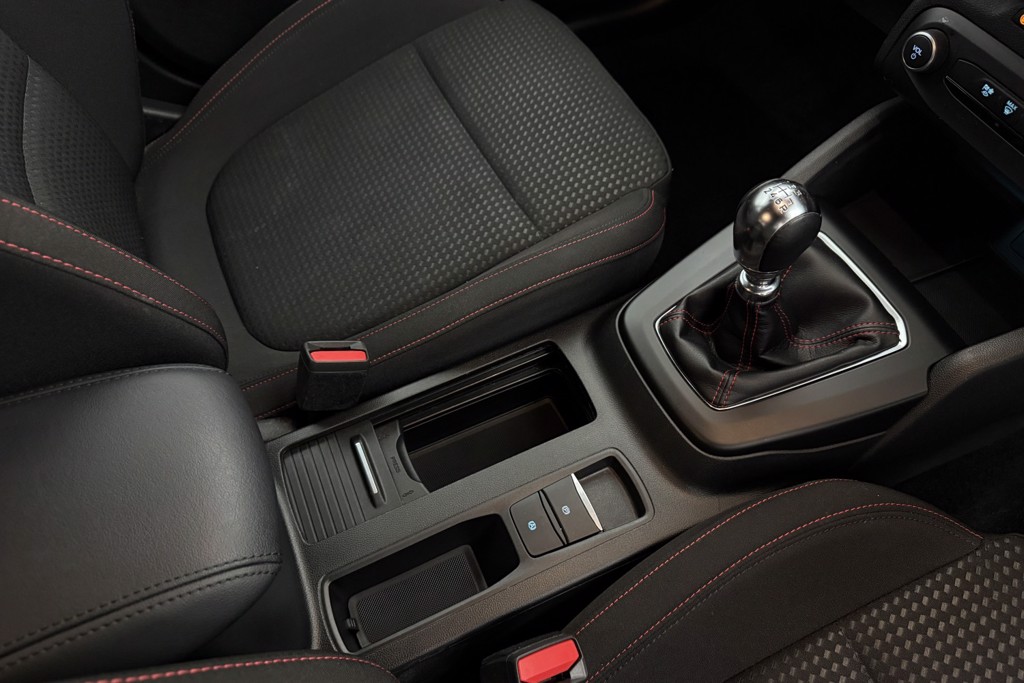 Ford Focus St-Line Edition Manual Petrol-Electric Hybrid Hatchback - Stock Number (1537203) - 14th supplementary image