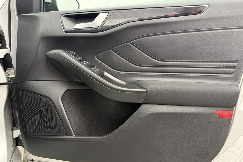 Ford Focus St-Line Edition Manual Petrol-Electric Hybrid Hatchback - Stock Number (1537203) - 16th supplementary image