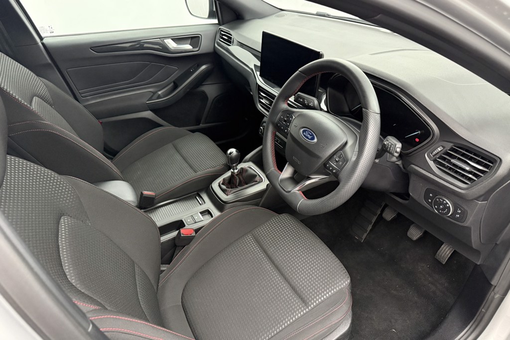 Ford Focus St-Line Edition Manual Petrol-Electric Hybrid Hatchback - Stock Number (1537203) - 1st supplementary image