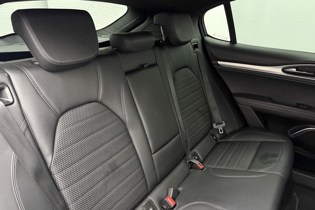 Alfa Romeo Stelvio Sprint Automatic Petrol SUV - Stock Number (1537377) - 21st supplementary image