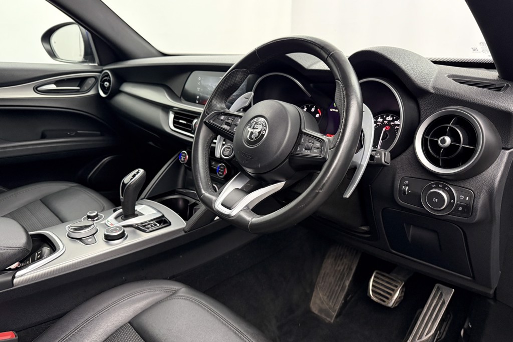 Alfa Romeo Stelvio Sprint Automatic Petrol SUV - Stock Number (1537377) - 1st supplementary image