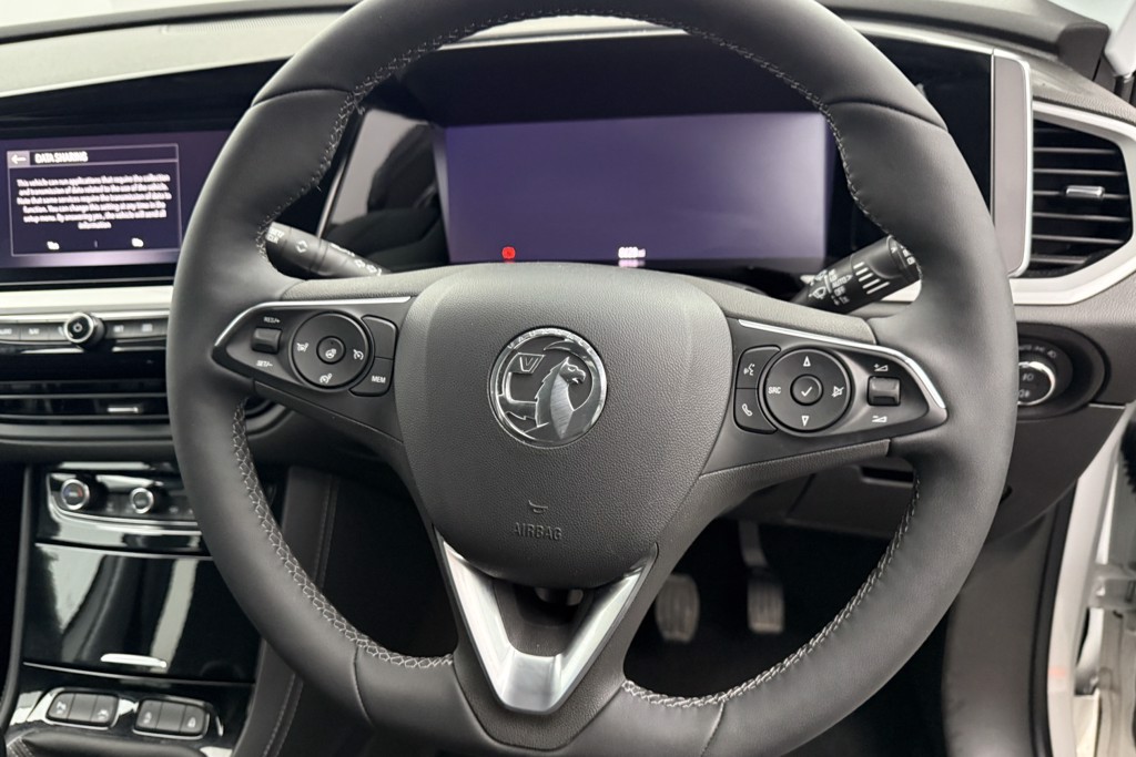 Vauxhall Grandland Ultimate Manual Petrol SUV - Stock Number (1539532) - 2nd supplementary image