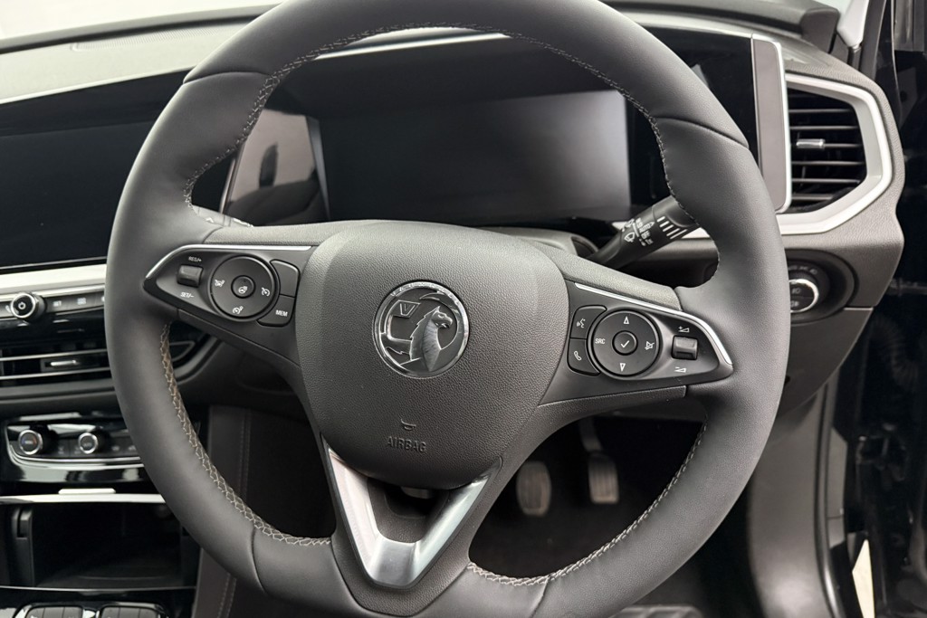 Vauxhall Grandland Ultimate Manual Petrol SUV - Stock Number (1539572) - 2nd supplementary image