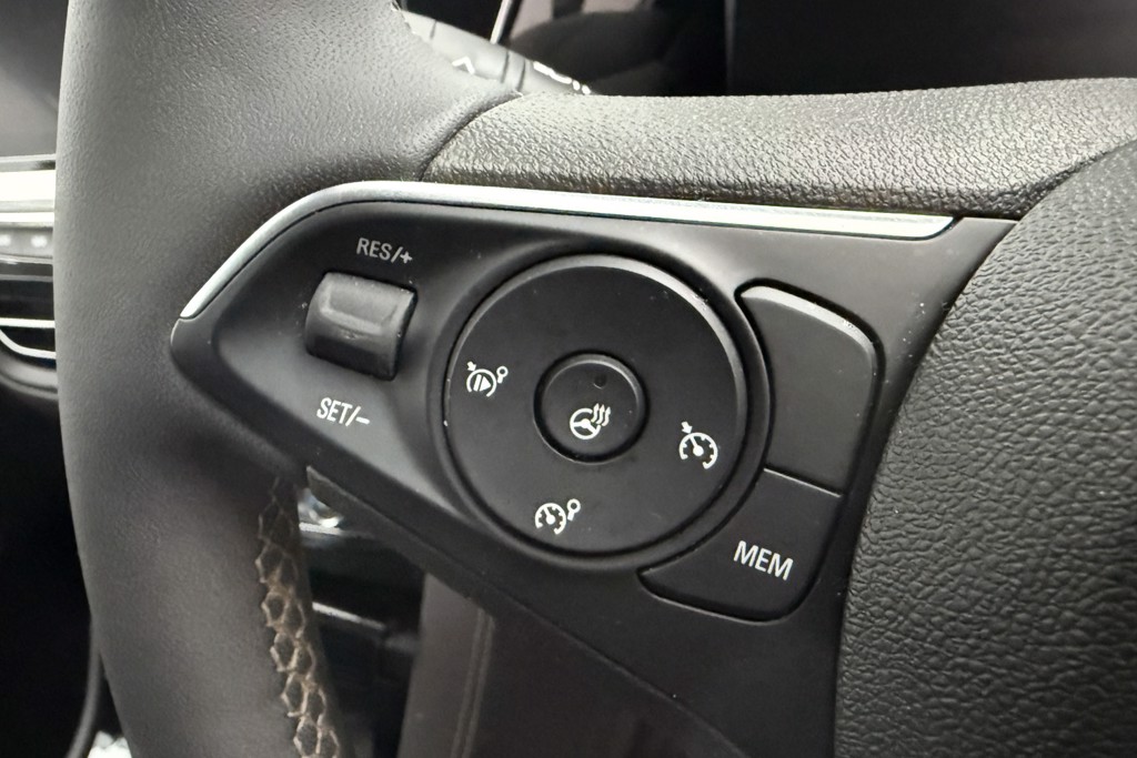 Vauxhall Grandland Ultimate Manual Petrol SUV - Stock Number (1539572) - 3rd supplementary image