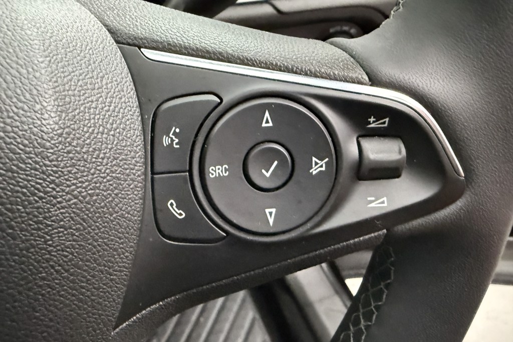 Vauxhall Grandland Ultimate Manual Petrol SUV - Stock Number (1539572) - 4th supplementary image