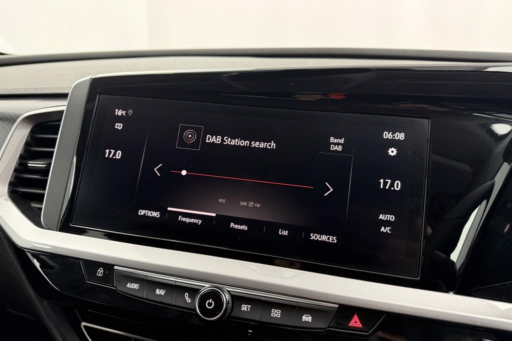 Vauxhall Grandland Ultimate Manual Petrol SUV - Stock Number (1539572) - 7th supplementary image
