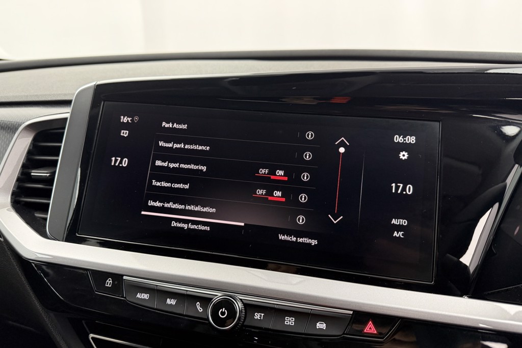 Vauxhall Grandland Ultimate Manual Petrol SUV - Stock Number (1539572) - 12th supplementary image