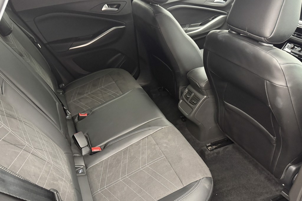 Vauxhall Grandland Ultimate Manual Petrol SUV - Stock Number (1539572) - 21st supplementary image