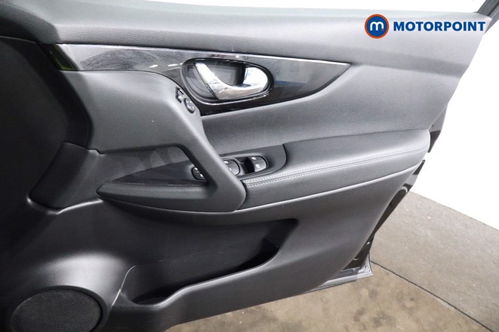 Nissan Qashqai Acenta Premium Manual Petrol SUV - Stock Number (1542370) - 21st supplementary image