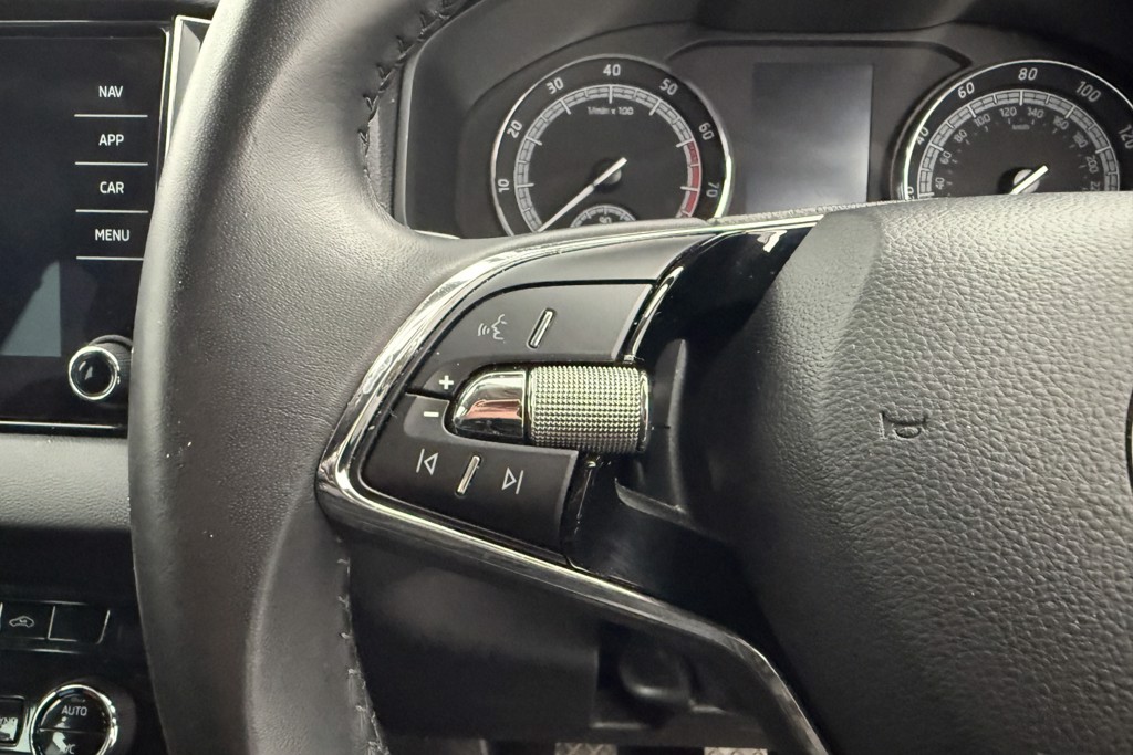 Skoda Karoq SE Manual Petrol SUV - Stock Number (1542468) - 3rd supplementary image